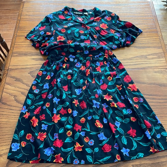 Sag Harbor Dresses & Skirts - Vintage 90s floral skirt and blouse set